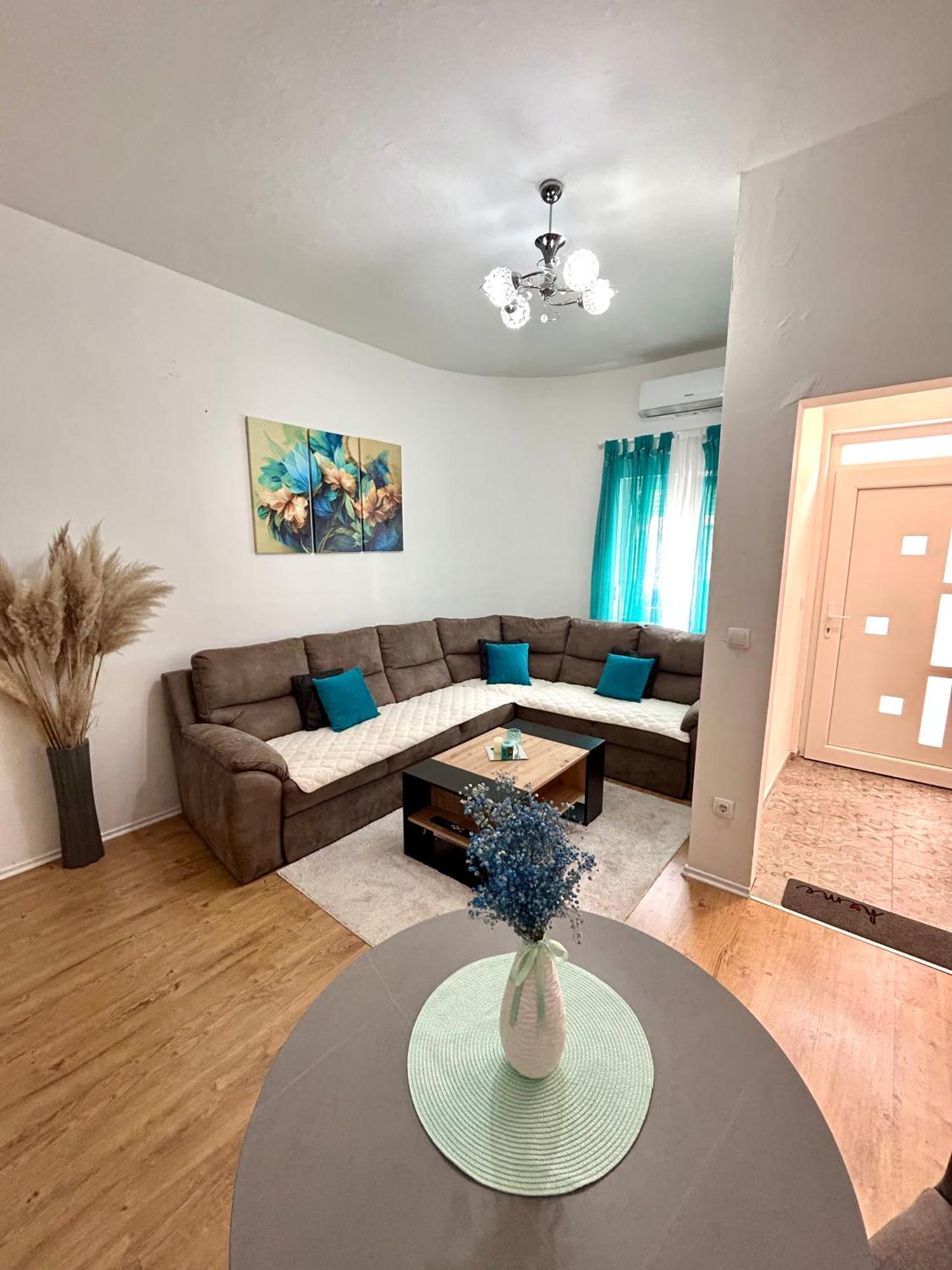 מוסטר Apartment Tajra מראה חיצוני תמונה