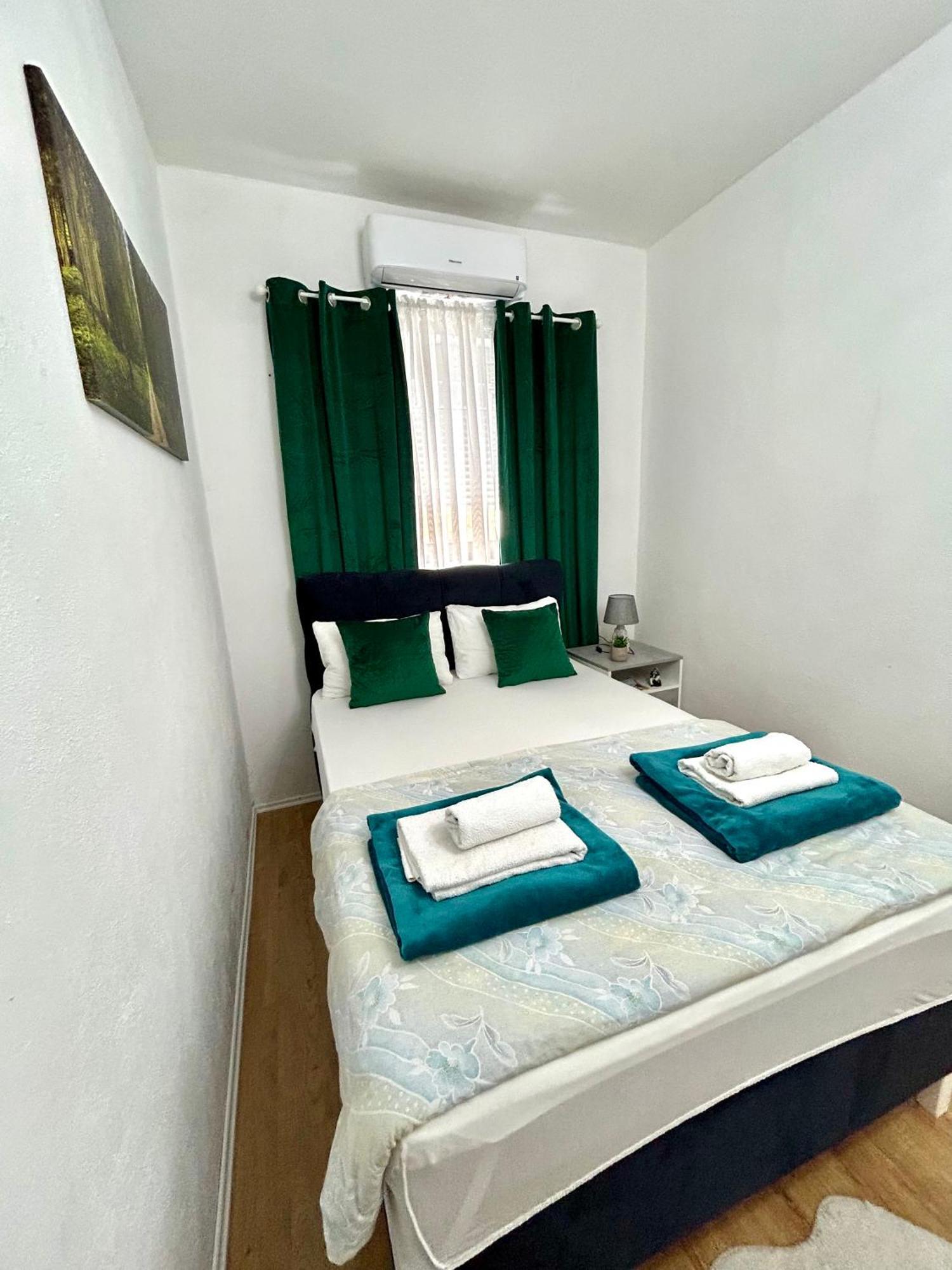 מוסטר Apartment Tajra מראה חיצוני תמונה
